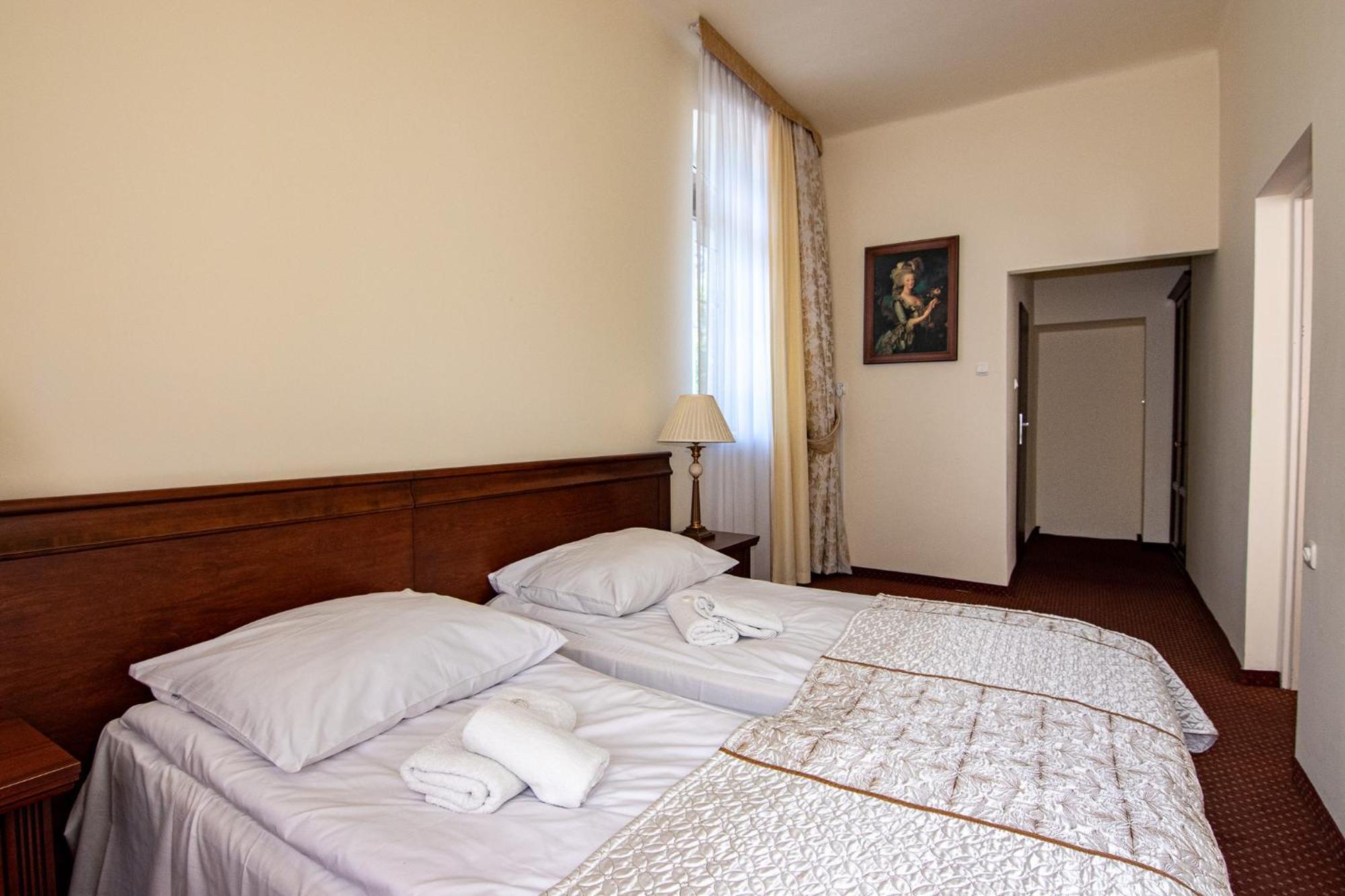 Savoy Bed and Breakfast Spała Eksteriør billede